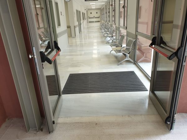 Τοποθέτηση ποδόμακτρου στο Νοσοκομείο Σωτηρία – Νέα Μονάδα ΜΕΘ 50 κλινών